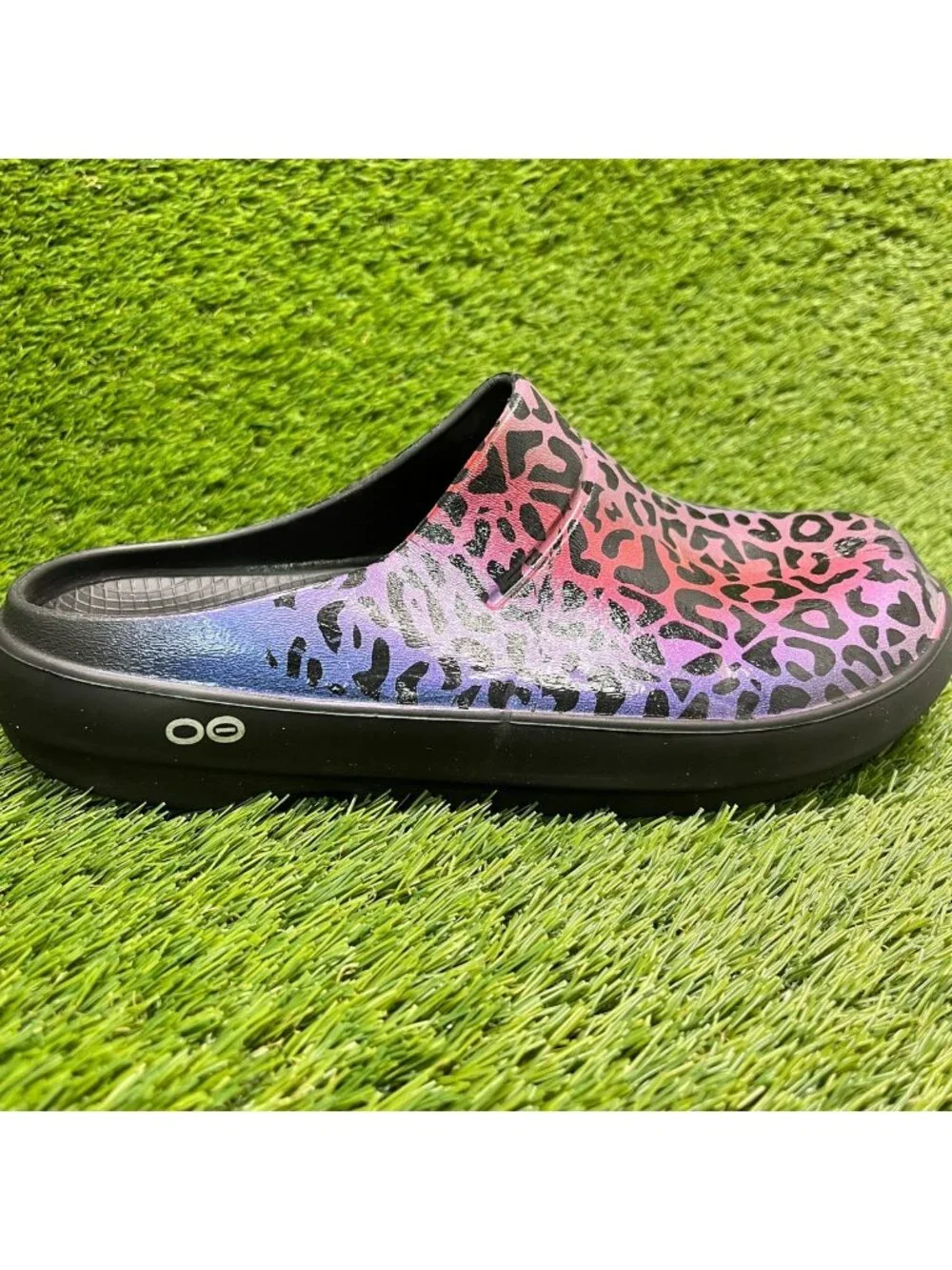 OOfos OOcloog Limited Clog Mens Size 9 Purple Black Beach Recovery Slide Sandals